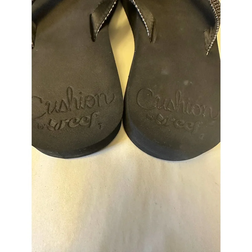 Reef Cushion flip flops size 7 - Picture 5 of 5